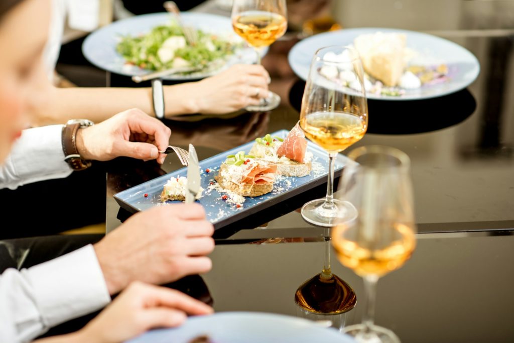 Meals with wine on the business lunch